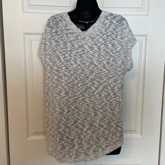 Disney Parks Graphic Knit Top Women L Gray Mickey Minnie Mouse Graphic Tunic Top - Picture 3 of 10